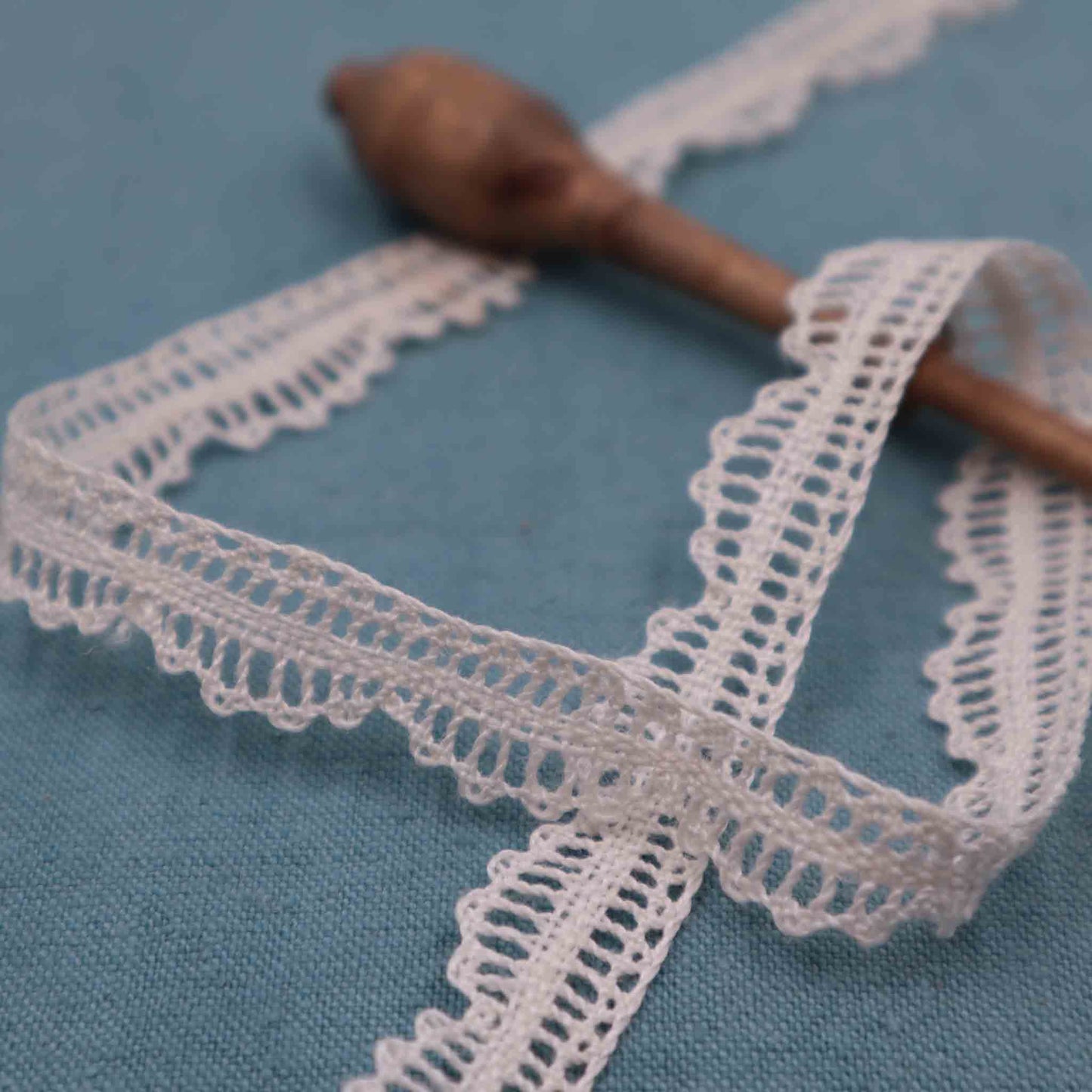Handmade Linen Lace Trim - Bobbins&Needles