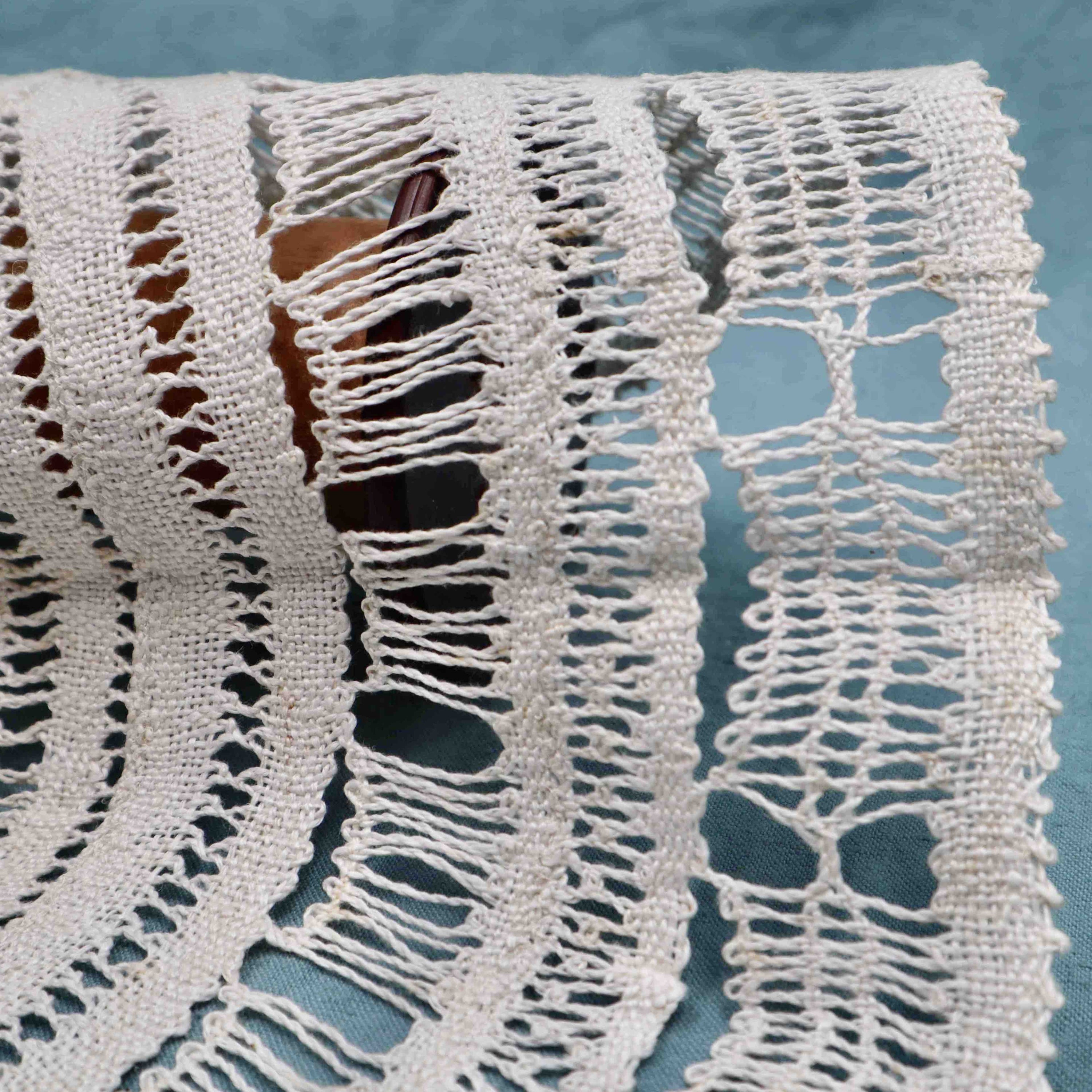 Handmade Doily in Linen Bobbin Lace