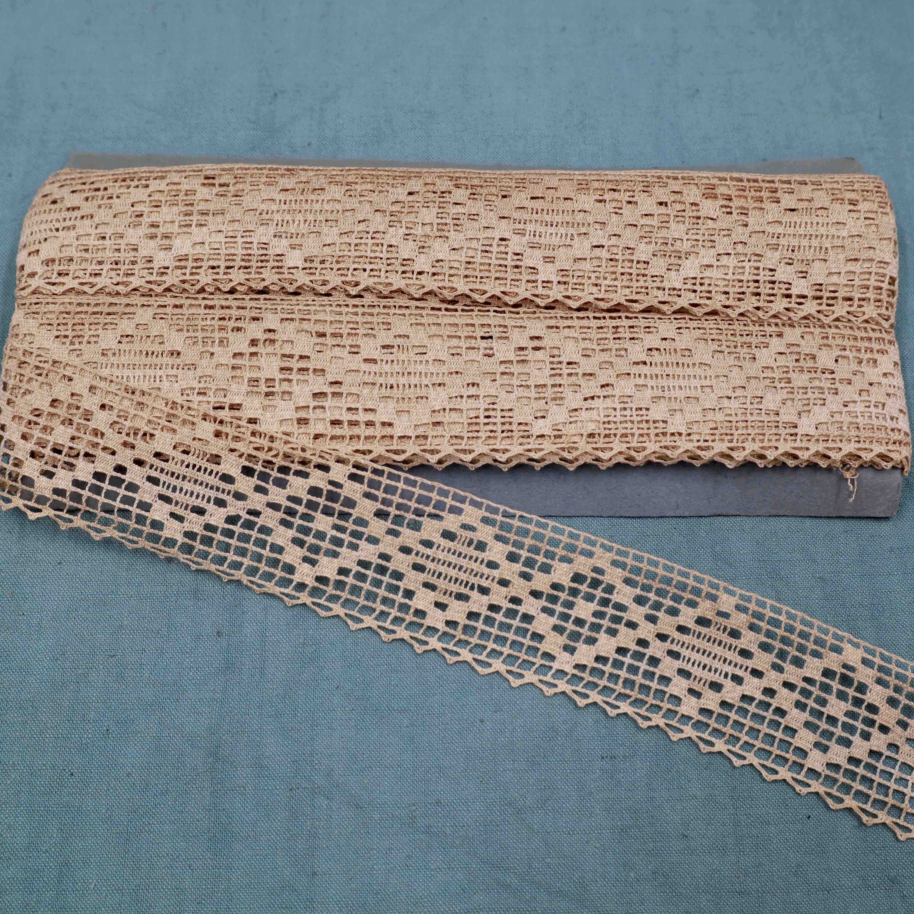 9 m Cotton Bobbin Lace Trim