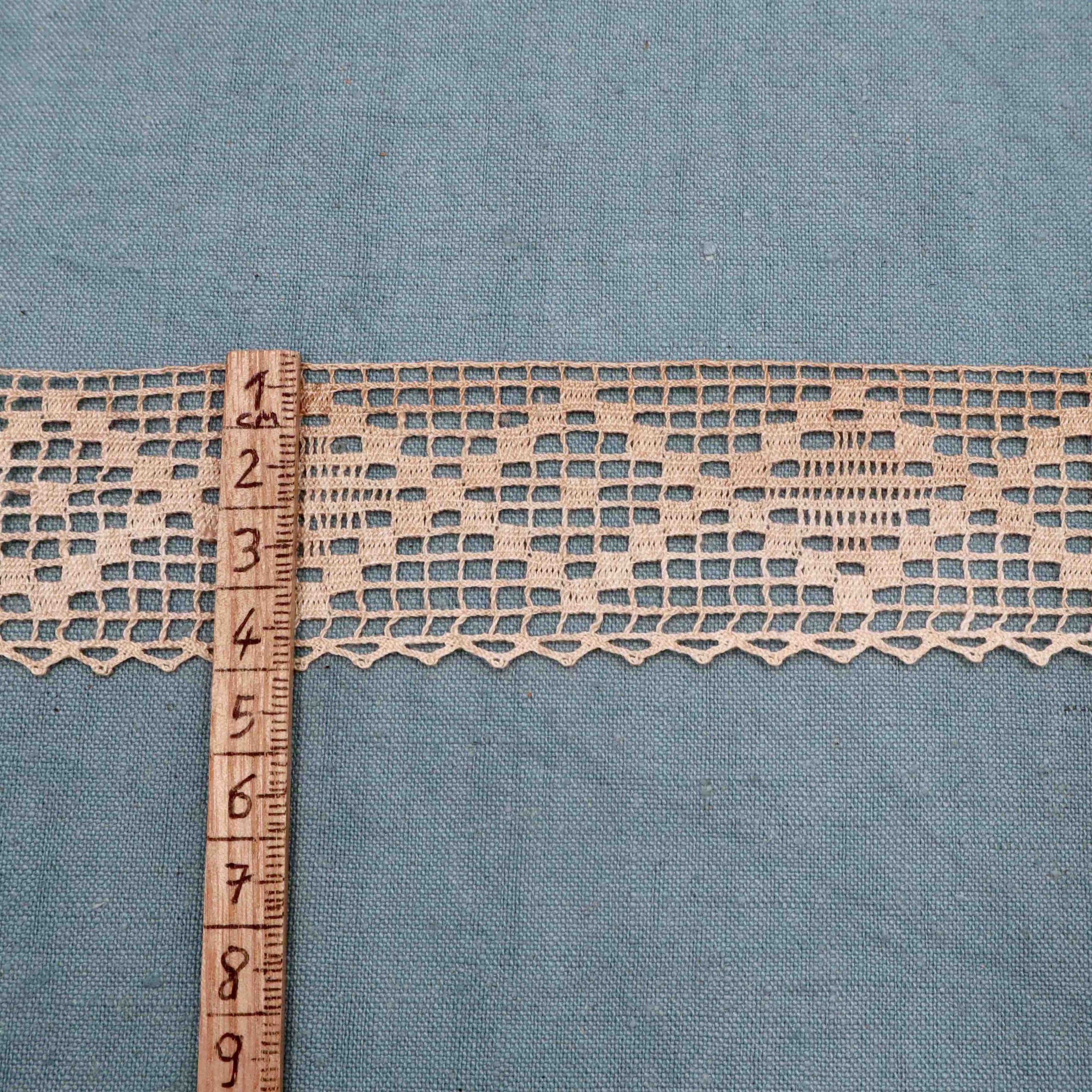 9 m Cotton Bobbin Lace Trim