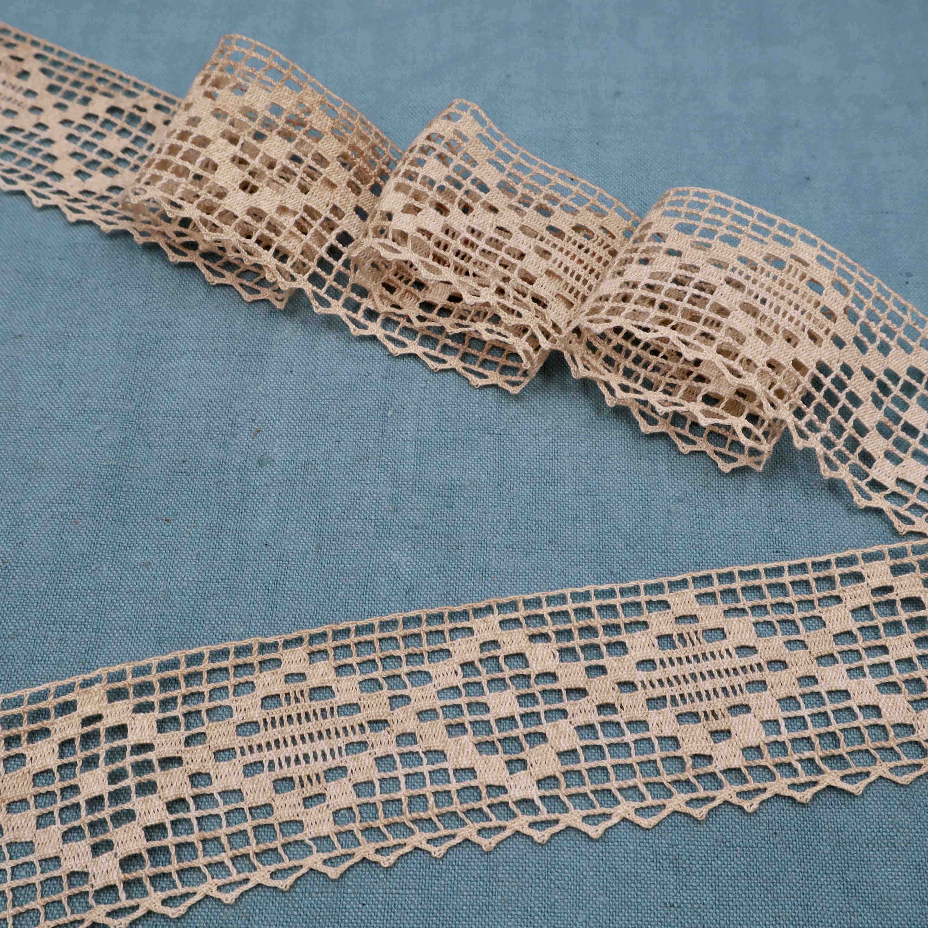 9 m Cotton Bobbin Lace Trim