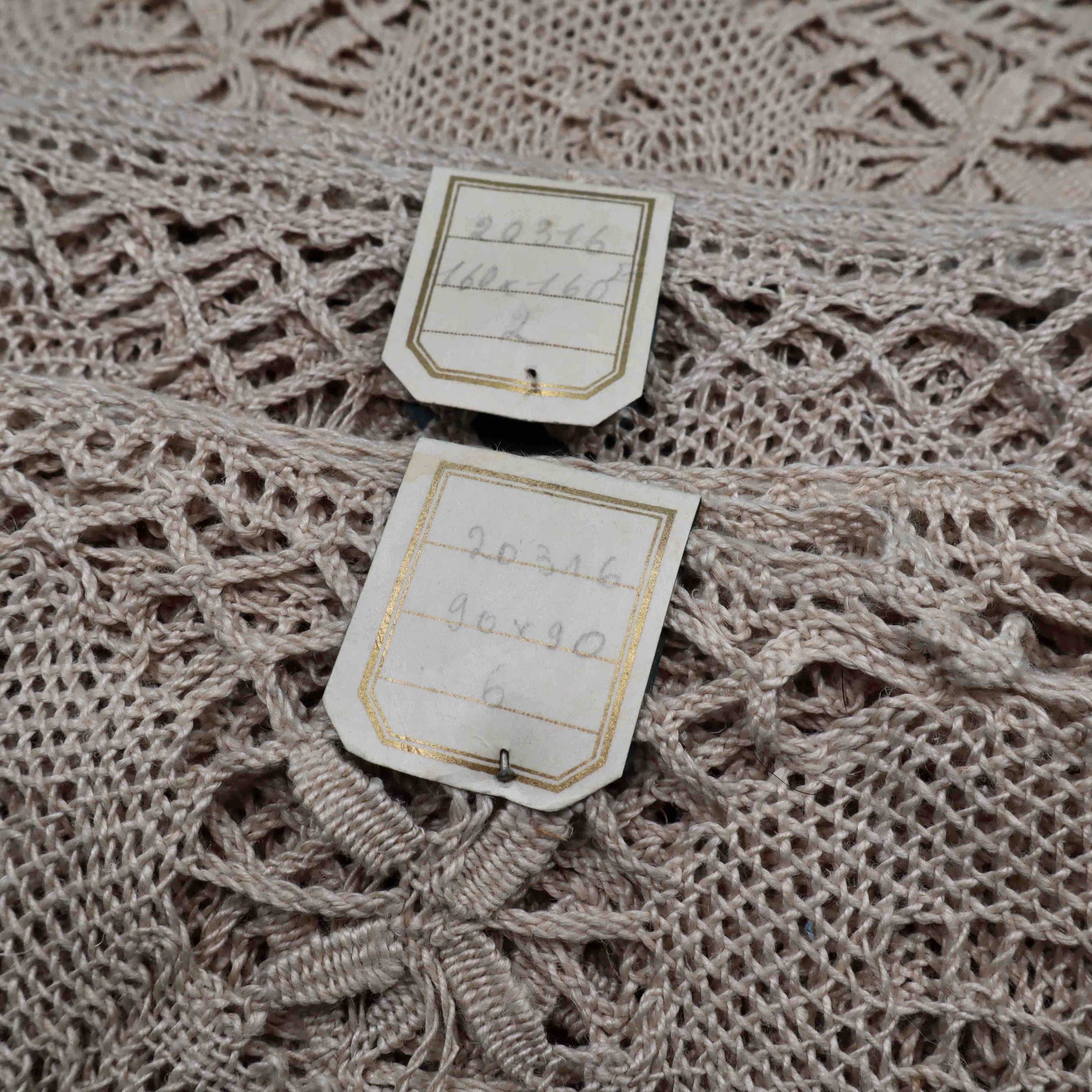 Table Cloth Edging Handmade in Linen Bobbin Lace - Bobbins&Needles