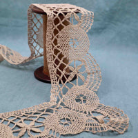 Table Cloth Edging Handmade in Linen Bobbin Lace - Bobbins&Needles