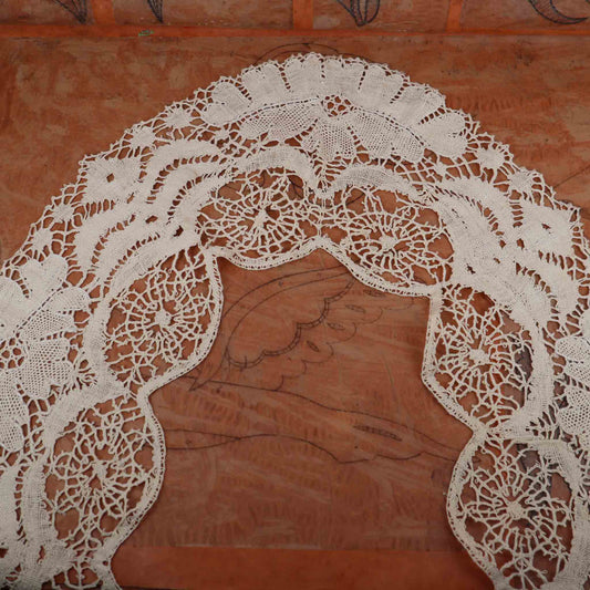 Oval Doily Lace Edge Handmade in Linen - Bobbins&Needles