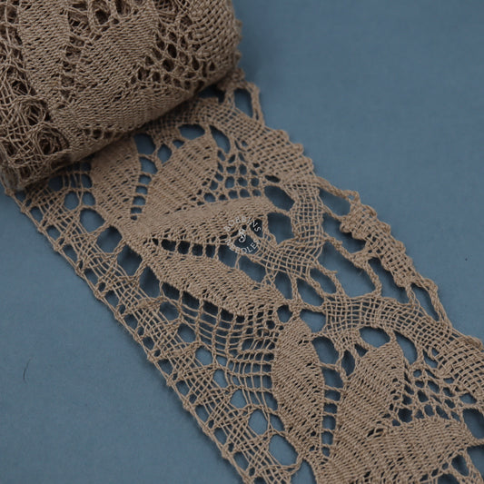 2m Vintage French Lace Border – Natural Linen with Bold Leaf Motif