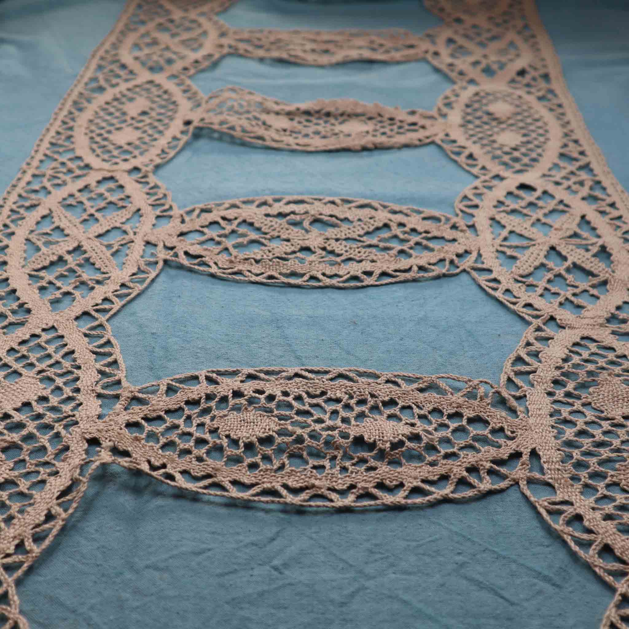 Wide Handmade Linen Lace Trim - Bobbins&Needles
