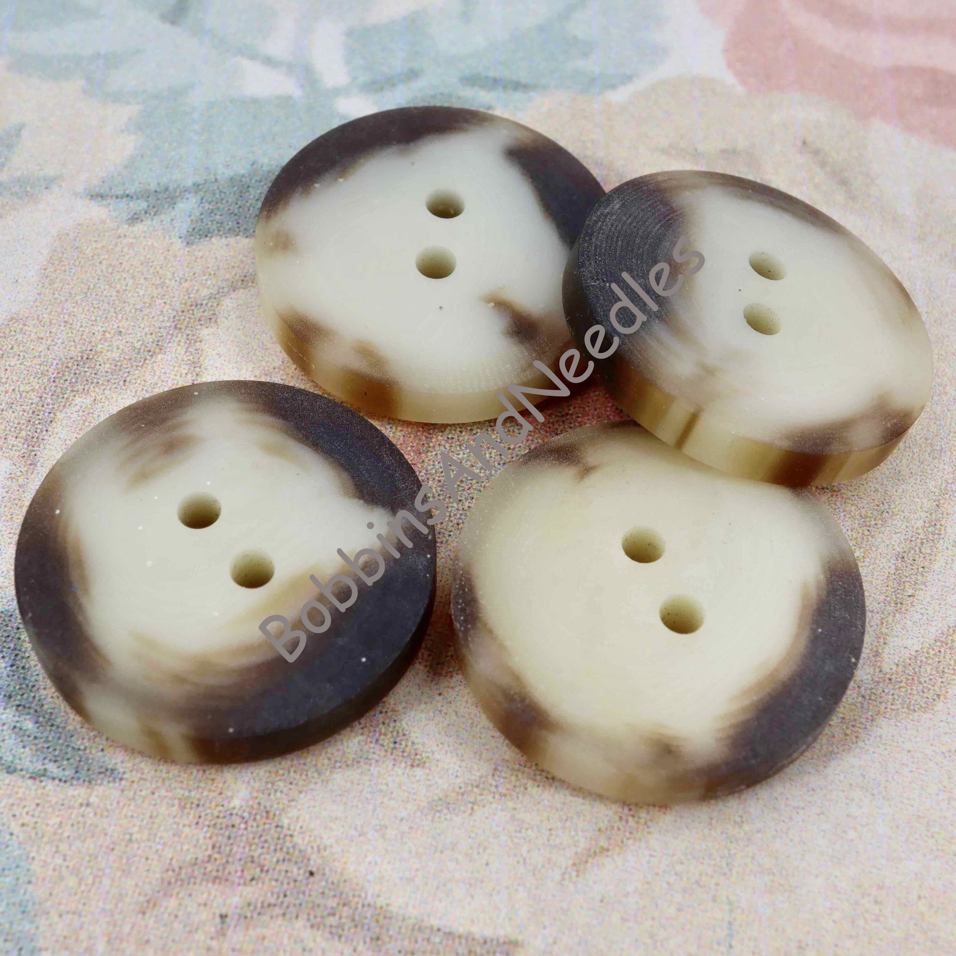 Set of 4 Mock Horn Buttons Ø 28 mm - Marbled Casein Cream & Brown - Bobbins&Needles