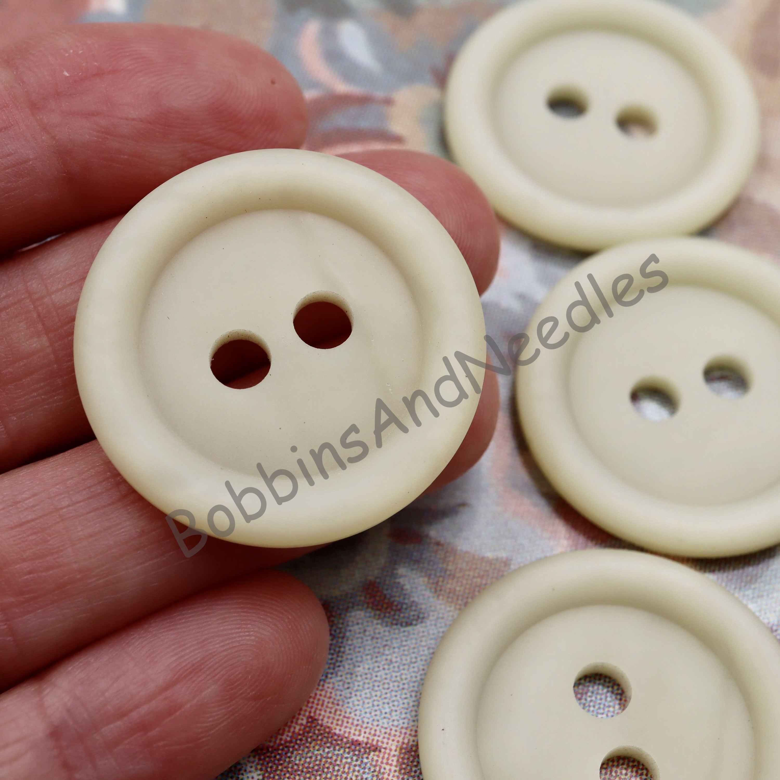 Set of 4 Large Galalith Buttons with Rim Ø30 mm