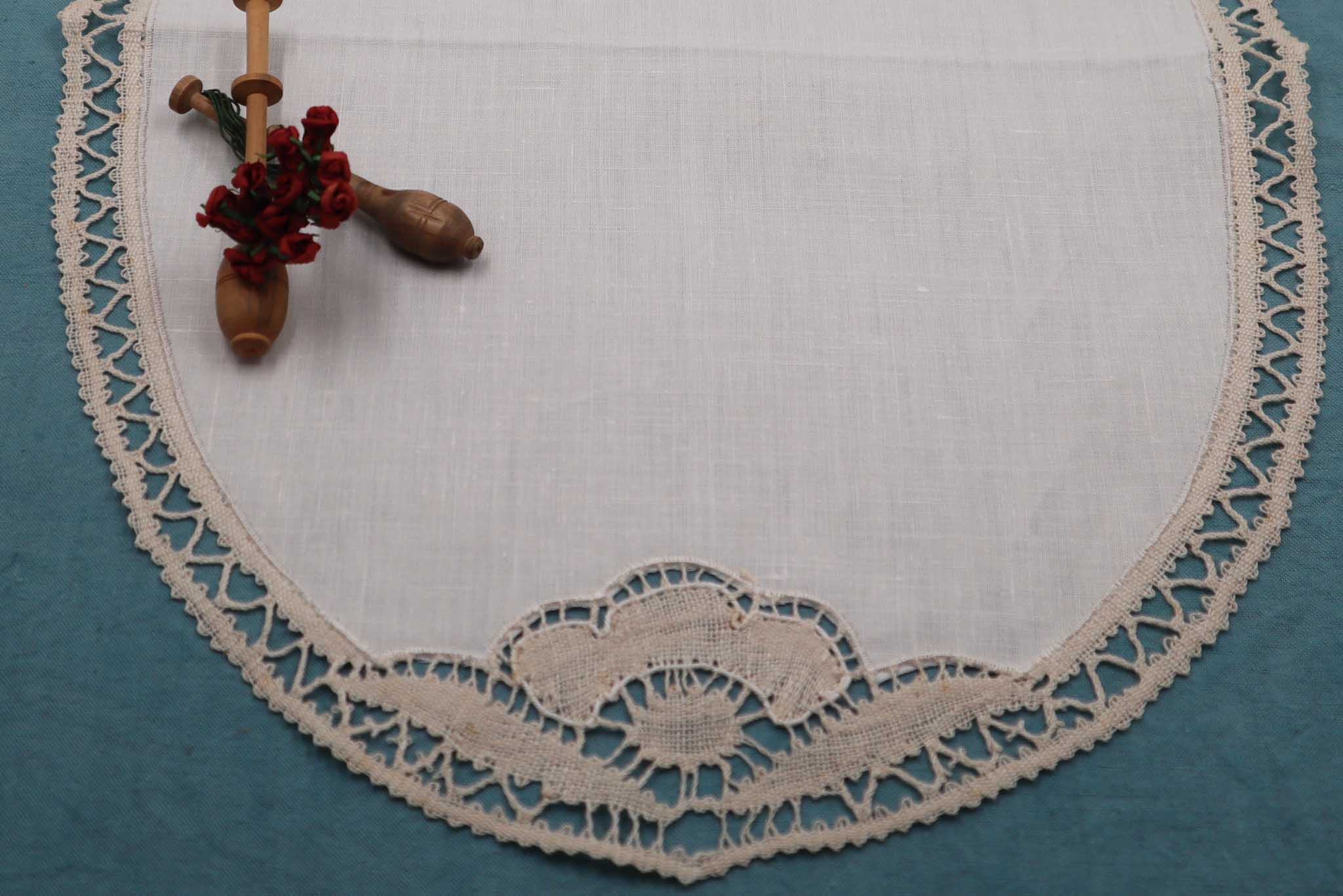 Linen Doily with Handmade Bobbin Lace Edges - Bobbins&Needles