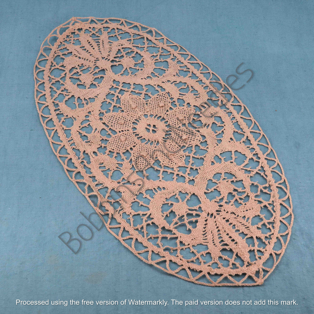 Linen Doily Handmade Lace – Retournac, made in France, Early 20th Century