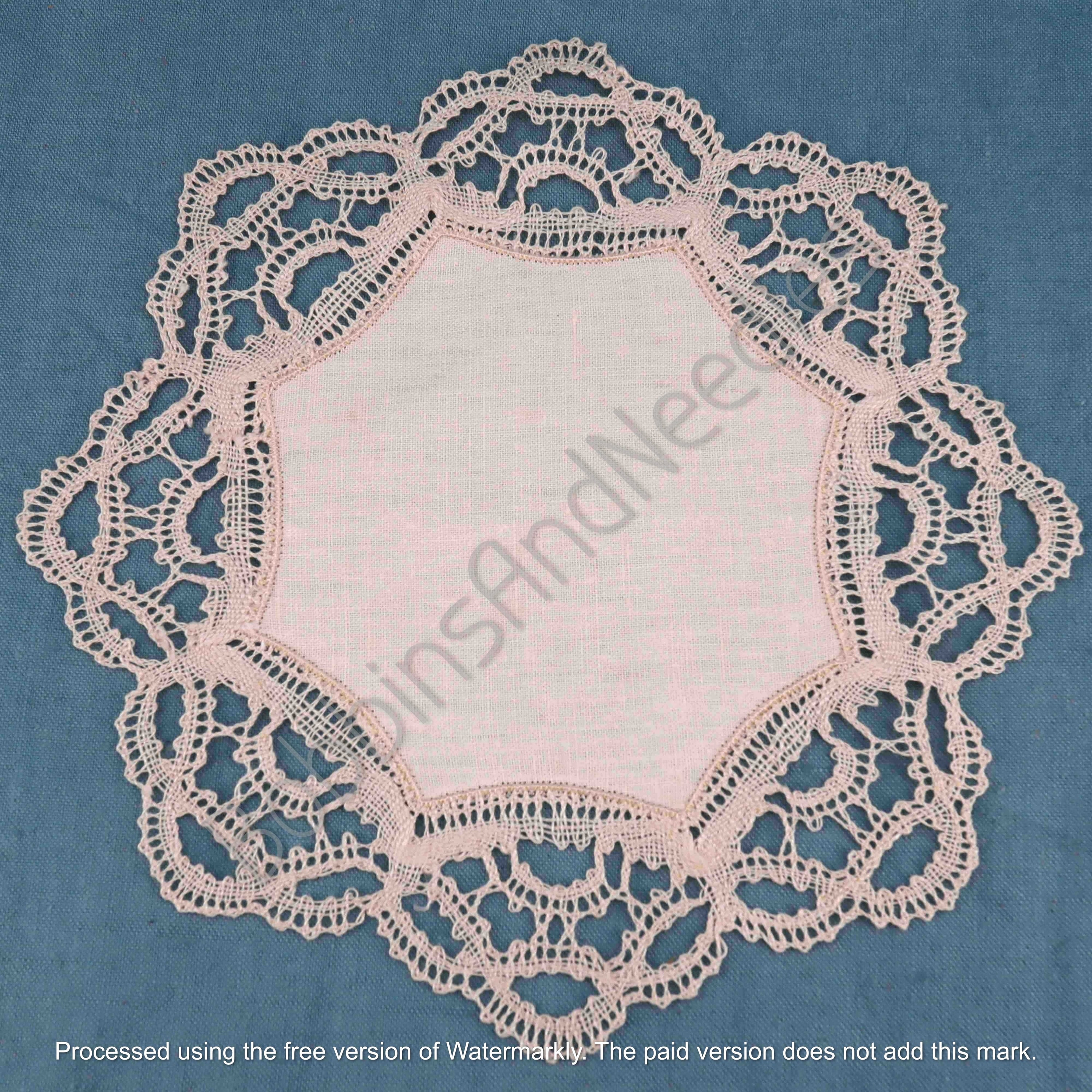 Antique Linen Doily with Handmade Bobbin Lace Border, 20 cm