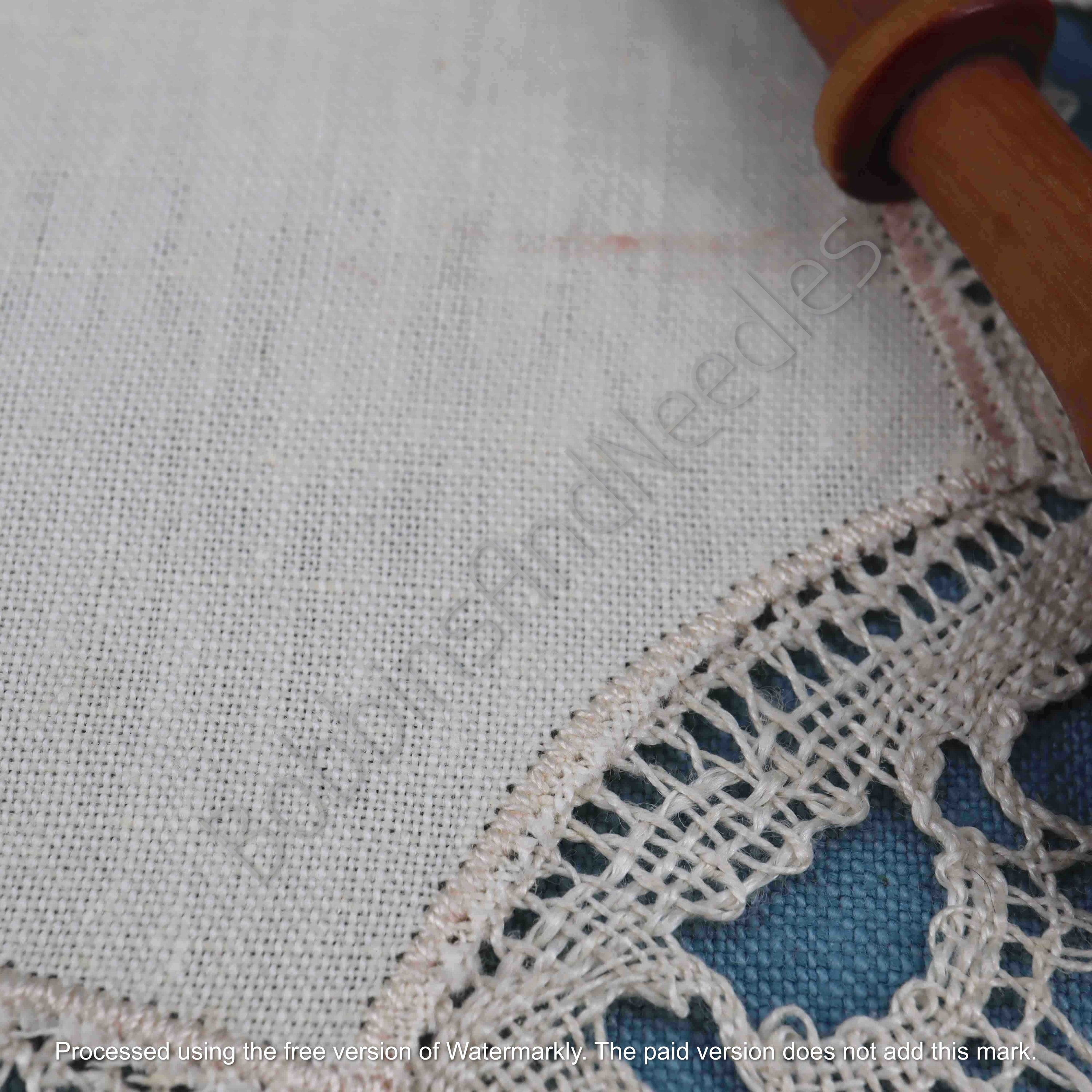 Antique Linen Doily with Handmade Bobbin Lace Border, 20 cm