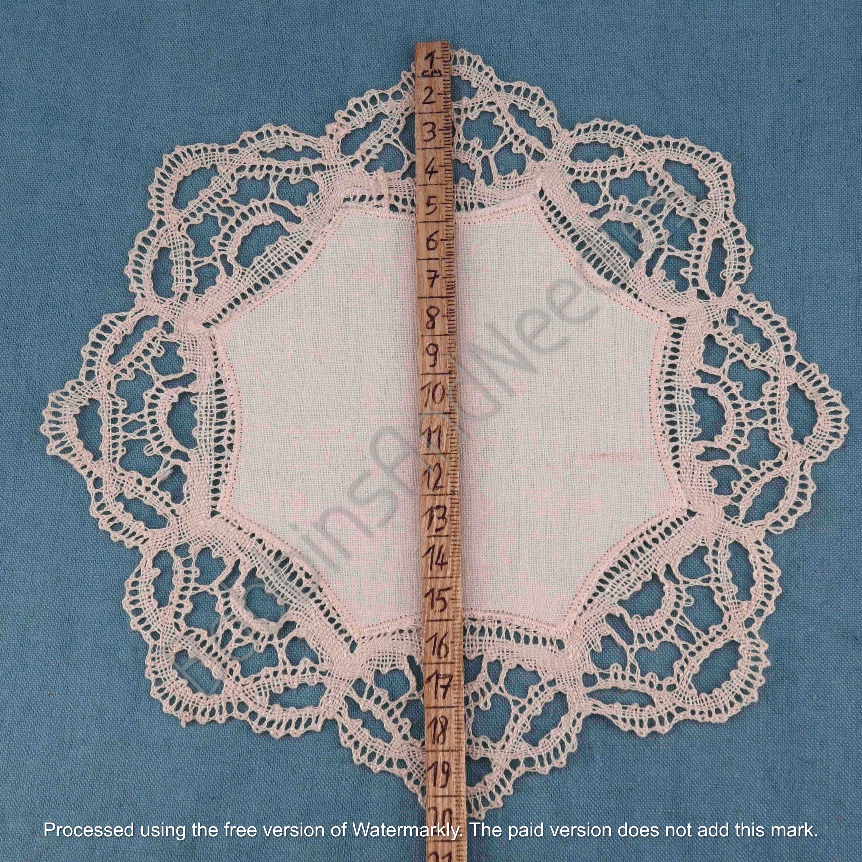 Antique Linen Doily with Handmade Bobbin Lace Border, 20 cm