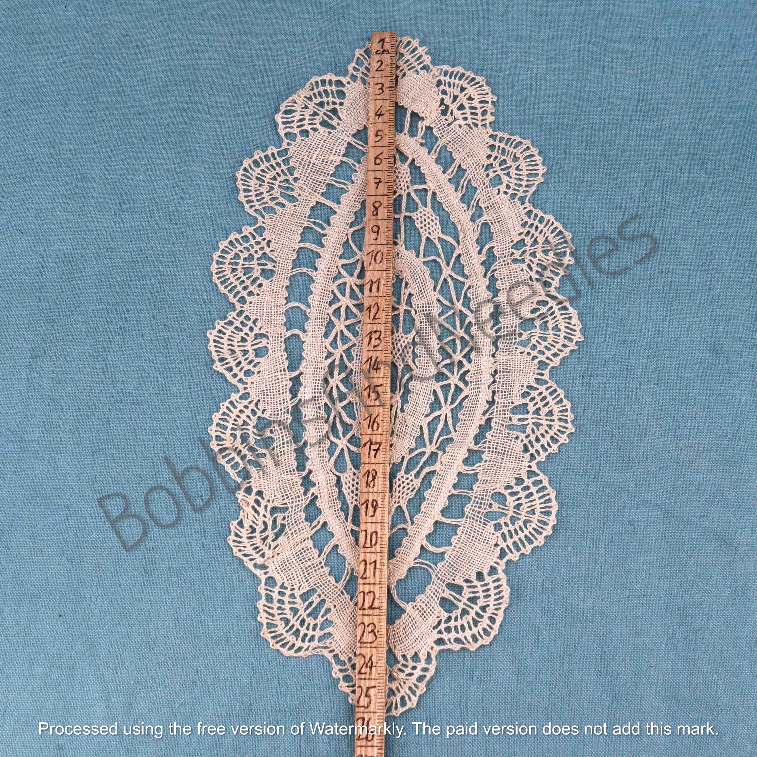 Doily Handmade in Linen Lace Doily - Antique Bobbin Lace made in France