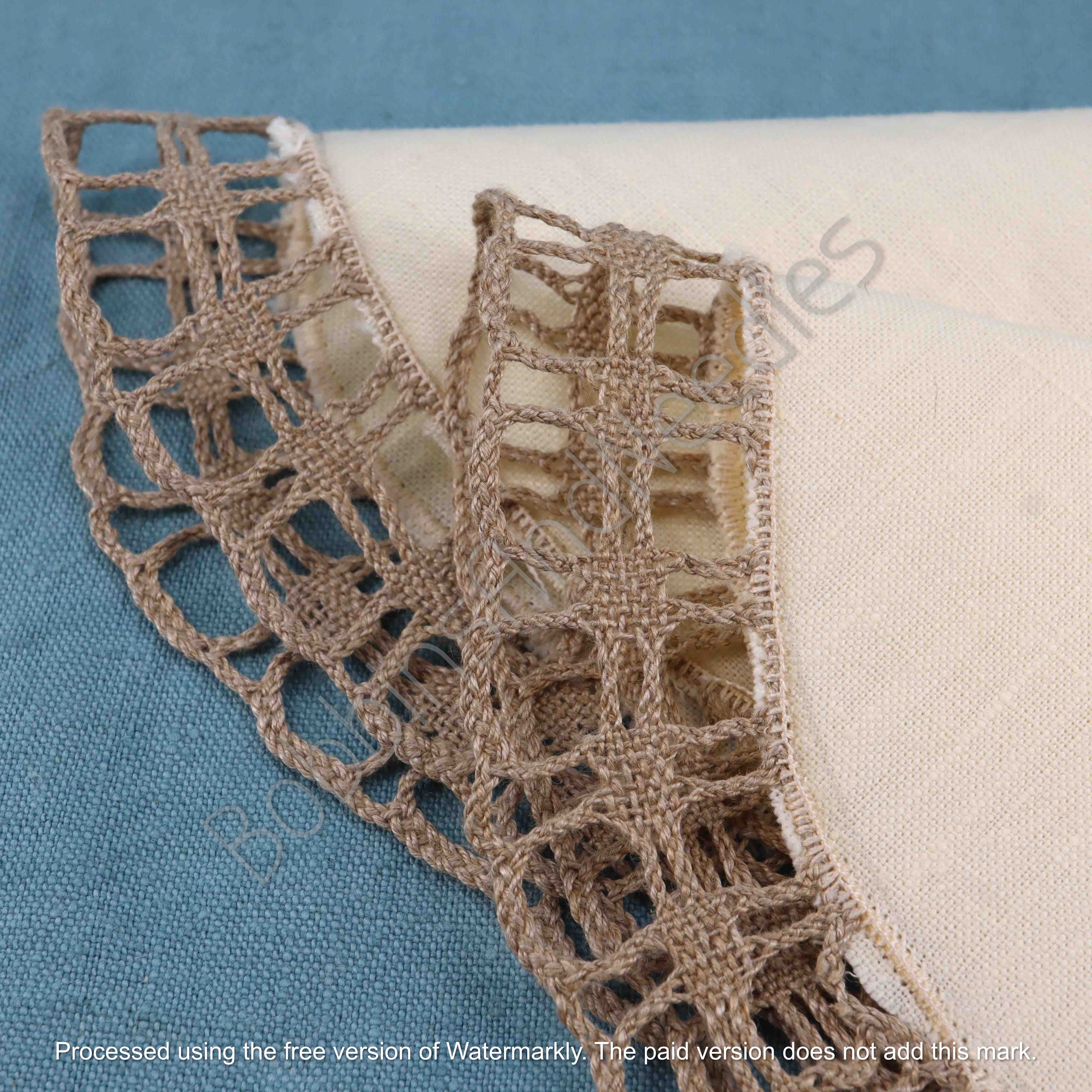 Set of 2 Round Linen Doilies with Handmade Bobbin Lace 21cm