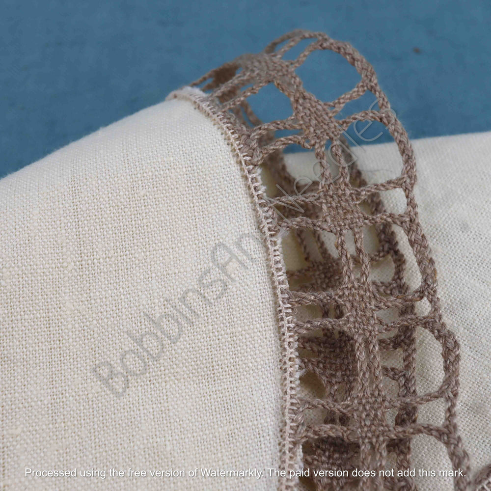 Set of 2 Round Linen Doilies with Handmade Bobbin Lace 21cm