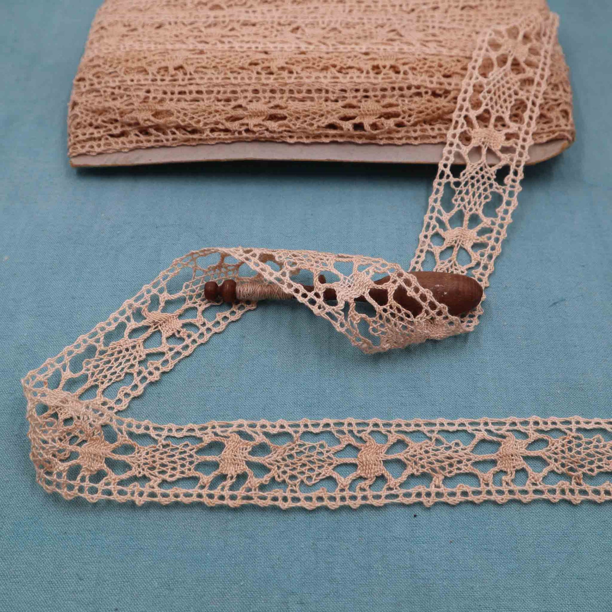 Handmade Linen Lace Trim - Bobbins&Needles