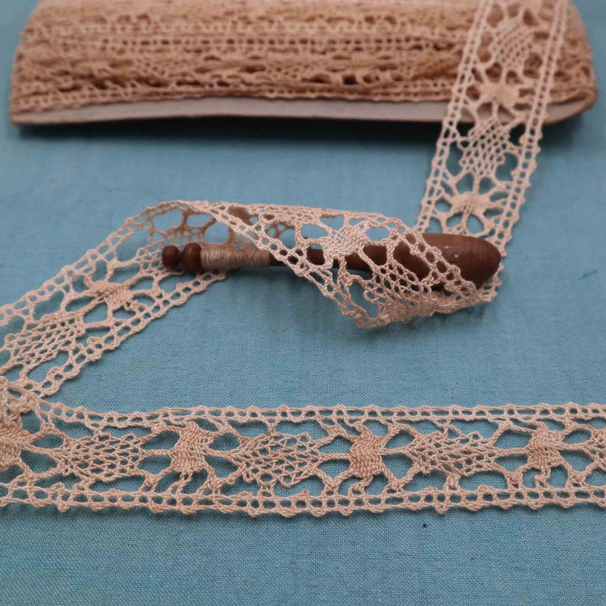 Handmade Linen Lace Trim - Bobbins&Needles