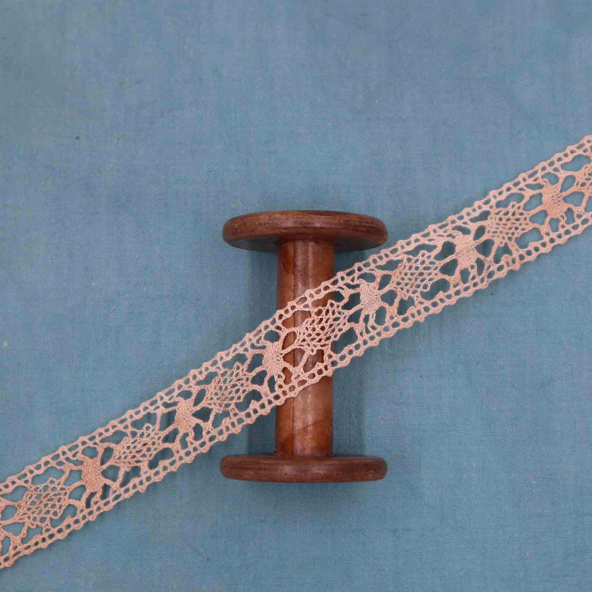 Handmade Linen Lace Trim - Bobbins&Needles