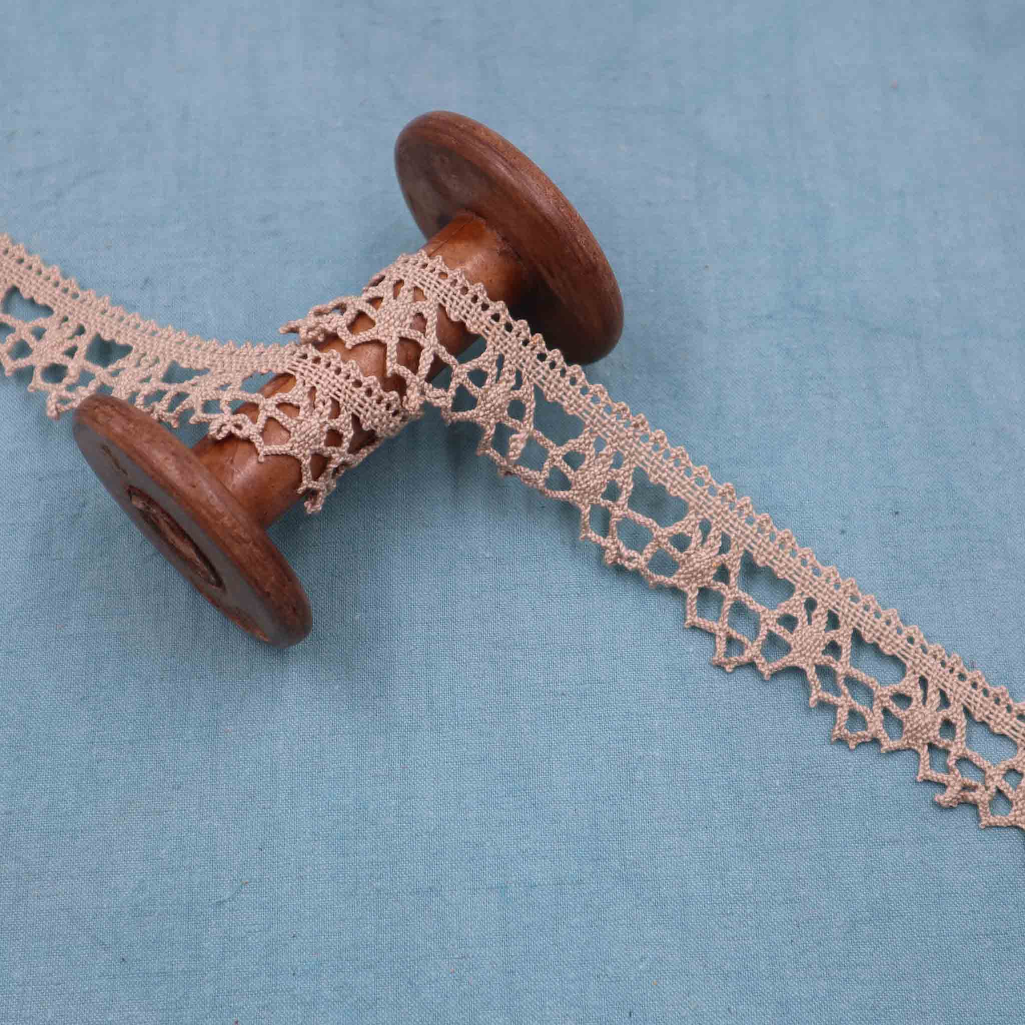 Handmade Linen Lace Trim - Bobbins&Needles