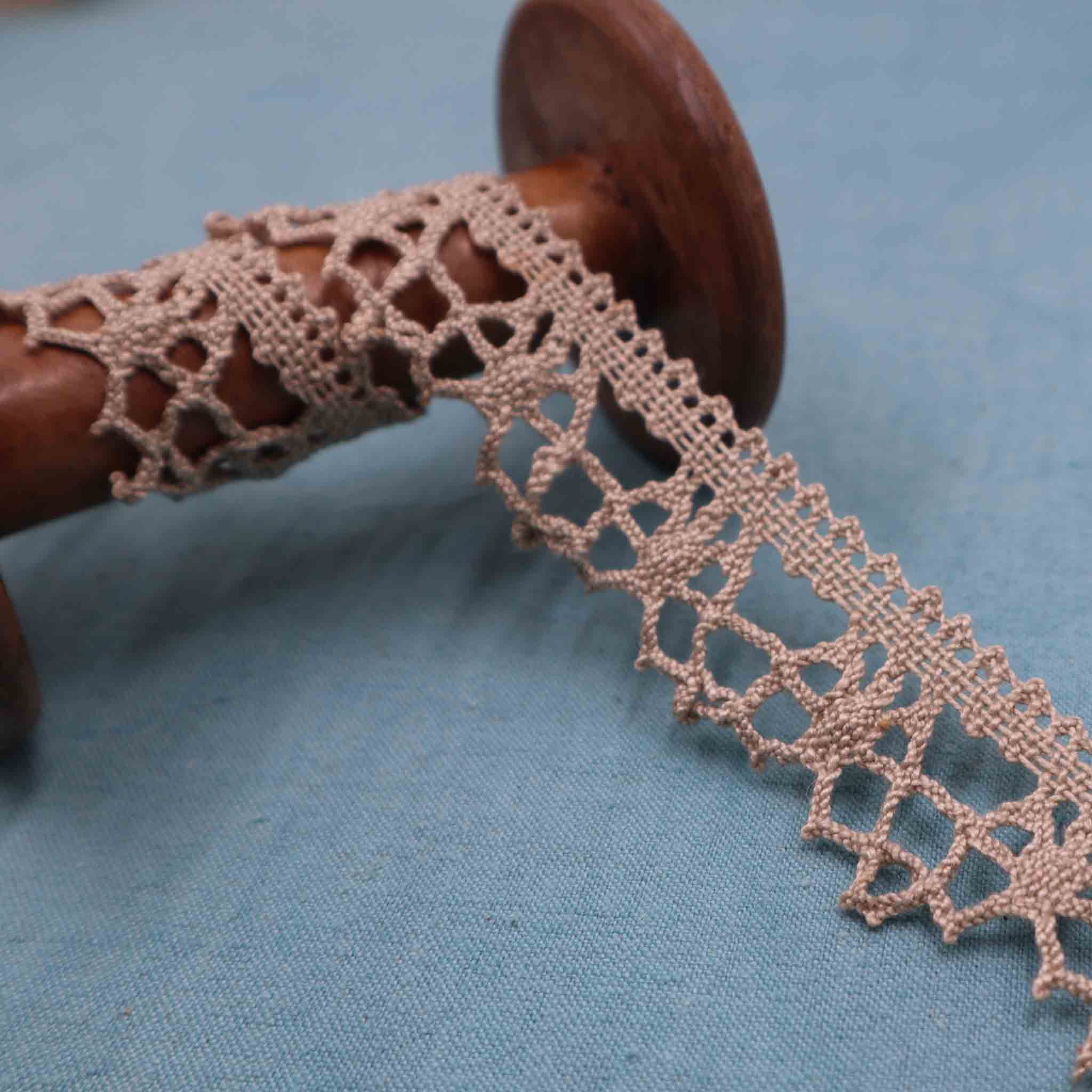 Handmade Linen Lace Trim - Bobbins&Needles