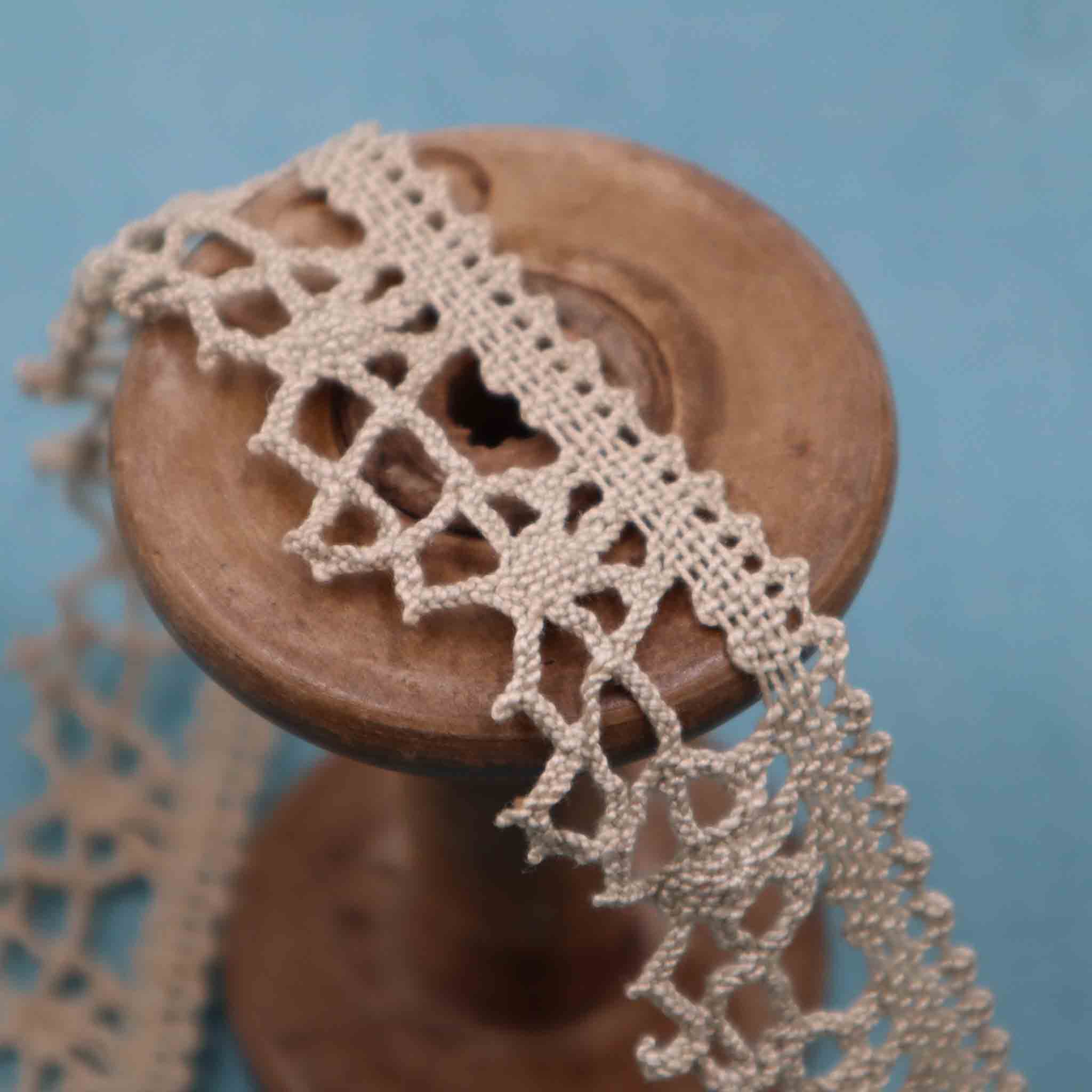 Handmade Linen Lace Trim - Bobbins&Needles