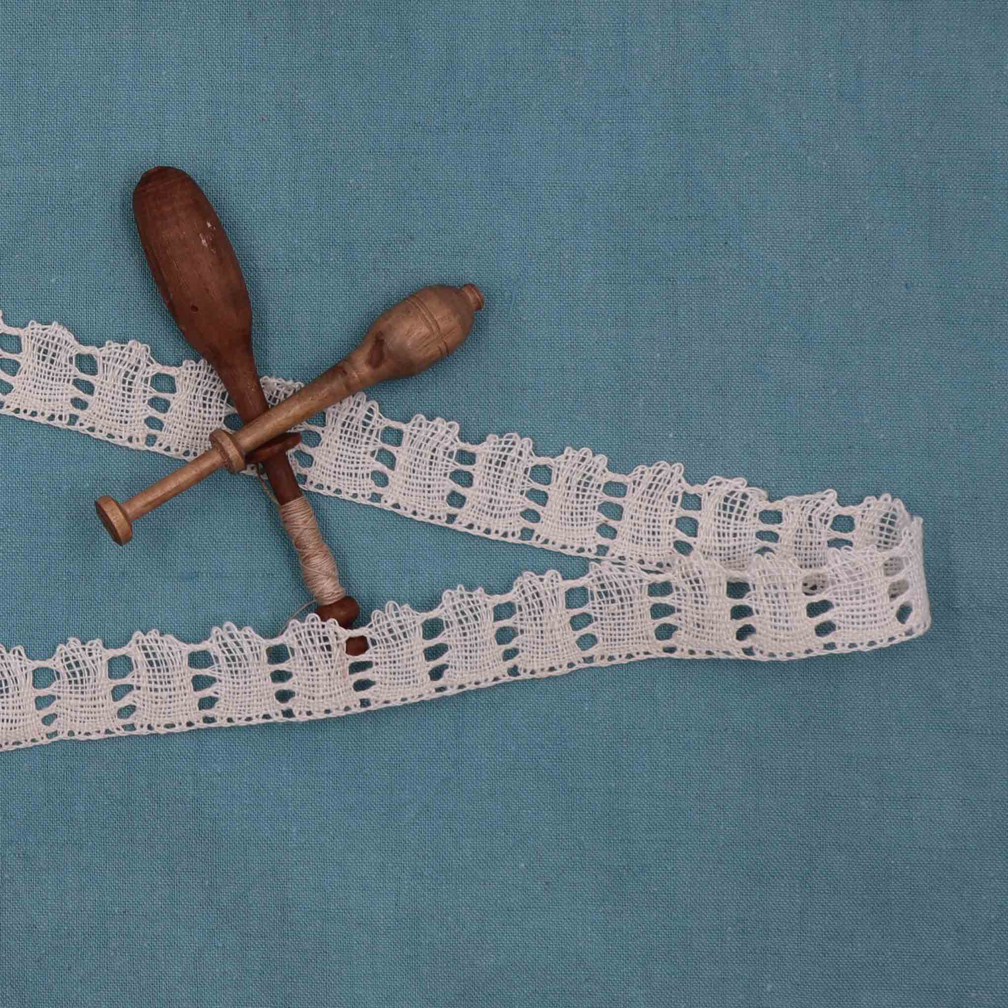 Handmade Linen Lace Trim - Bobbins&Needles