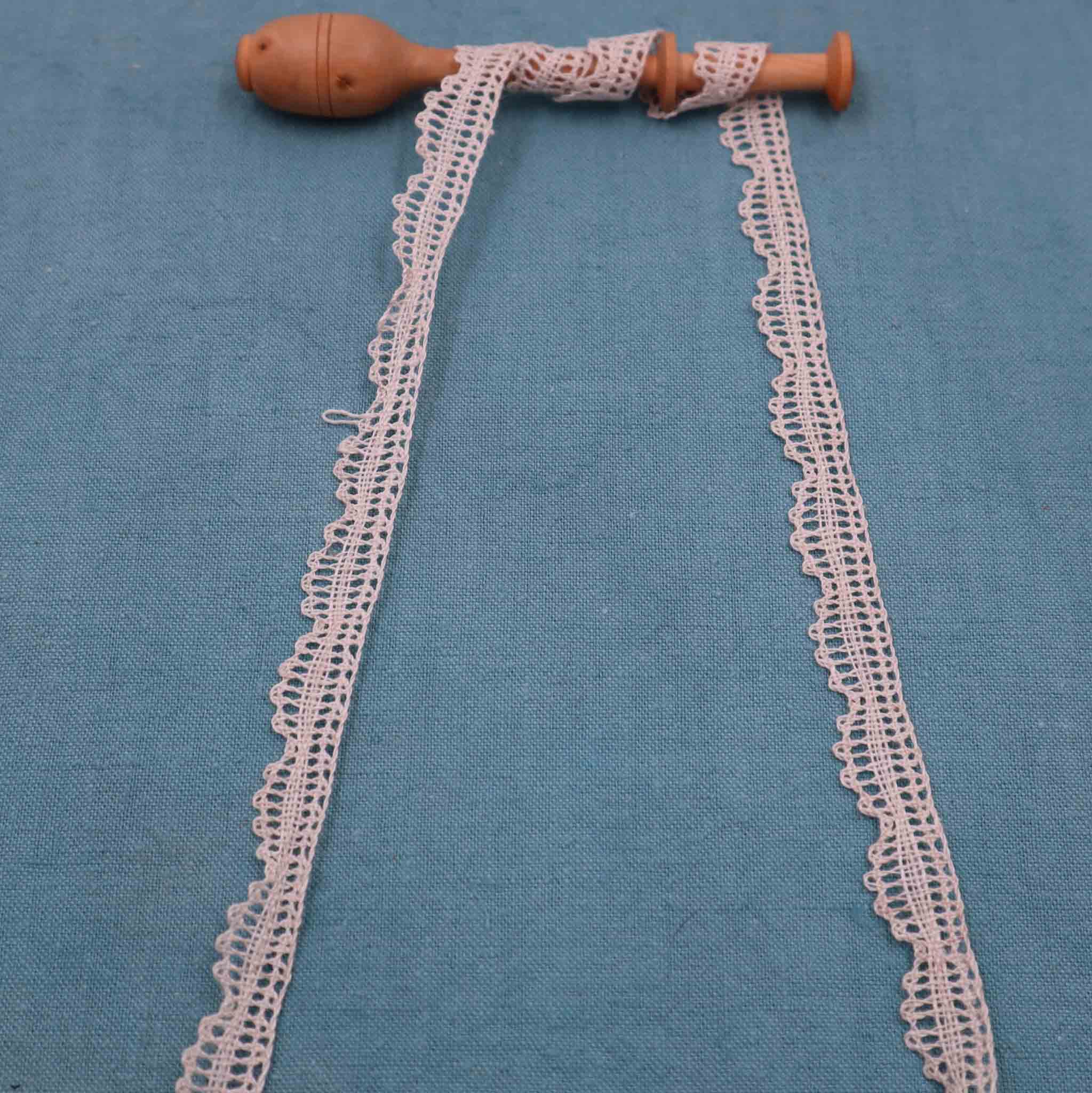 Handmade Linen Lace Trim - Bobbins&Needles