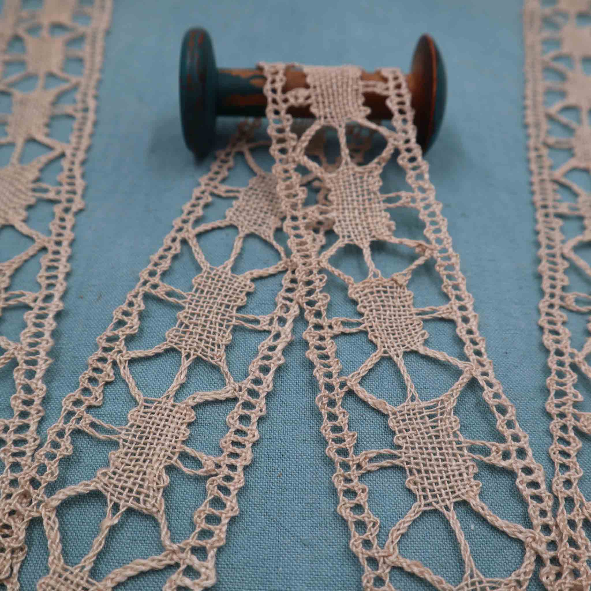 Handmade Linen Lace Trim - Bobbins&Needles