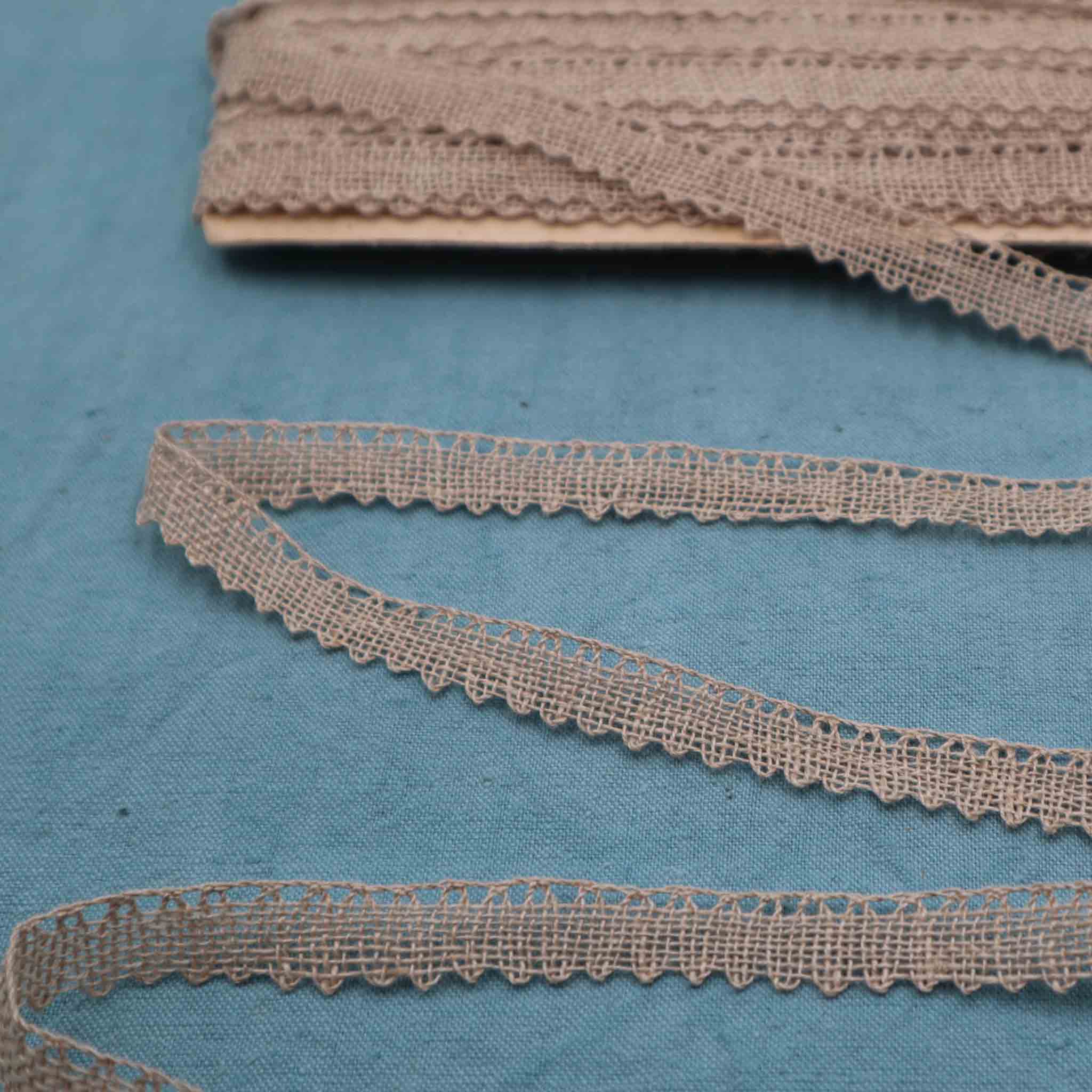 Handmade Linen Lace Trim - Bobbins&Needles