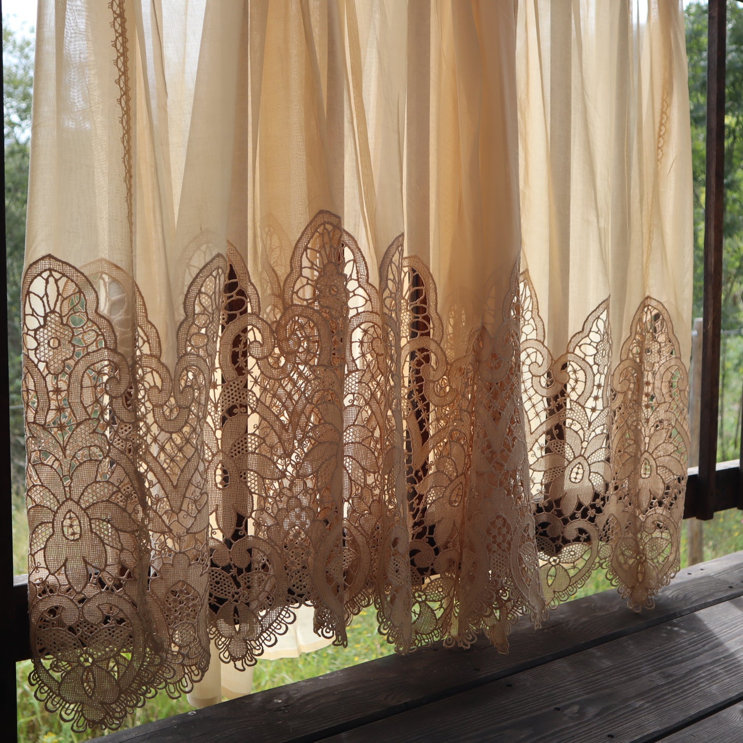 Antique Belgian Linen Curtain with Handmade Bruges Duchesse Lace – 300 × 230 cm drop