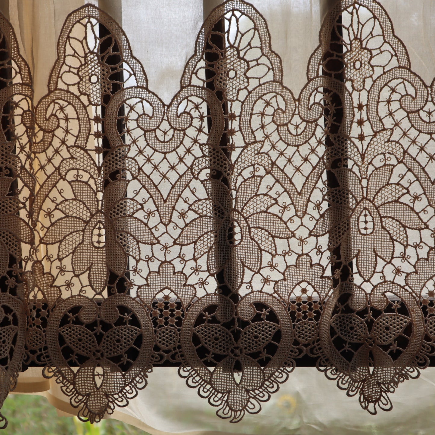Antique Belgian Linen Curtain with Handmade Bruges Duchesse Lace – 300 × 230 cm drop
