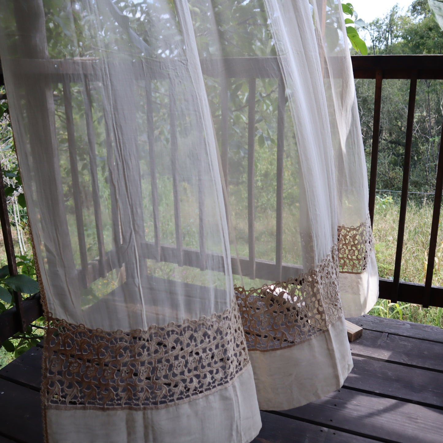 Antique Belgian Curtain – Swiss Linen with 20 cm Bruges Guipure Lace Insertion – 190 × 180 cm