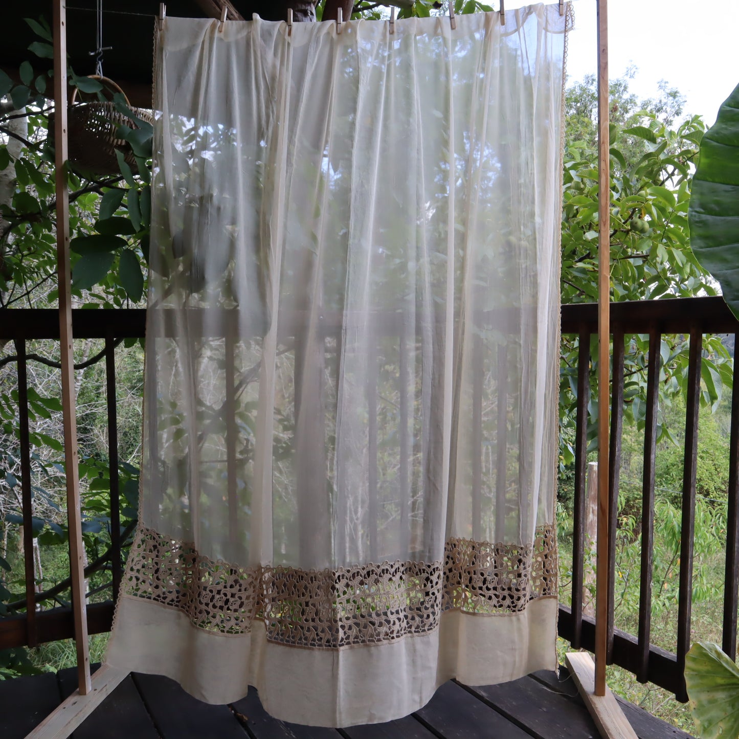 Antique Belgian Curtain – Swiss Linen with 20 cm Bruges Guipure Lace Insertion – 190 × 180 cm