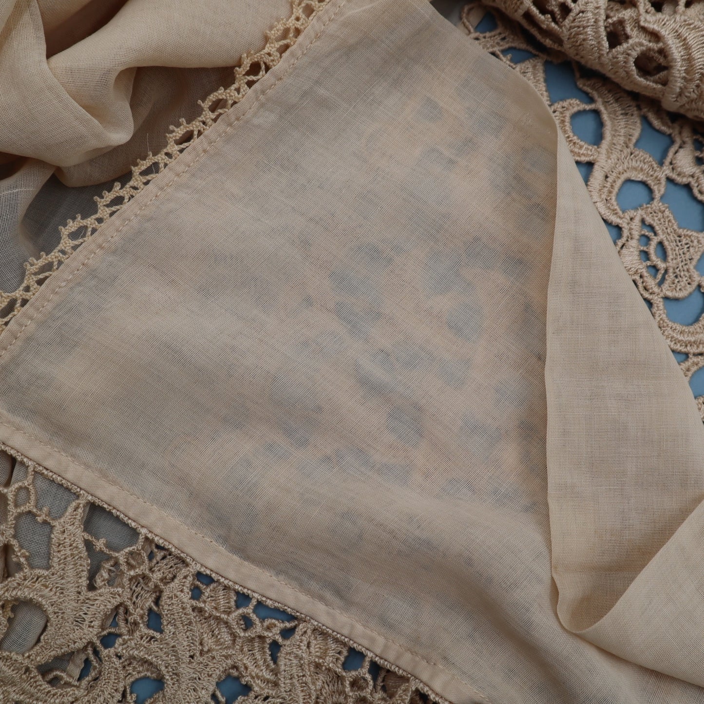 Antique Belgian Curtain – Swiss Linen with 20 cm Bruges Guipure Lace Insertion – 190 × 180 cm