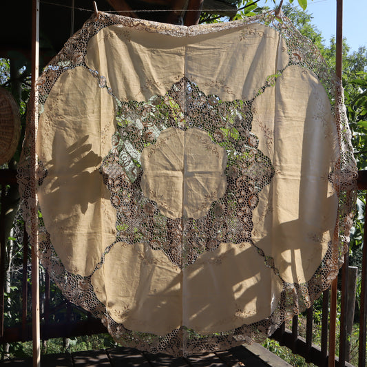 Antique Round Linen Tablecloth with Lace and Cutwork Embroidery – 180 cm with 8 Napkins