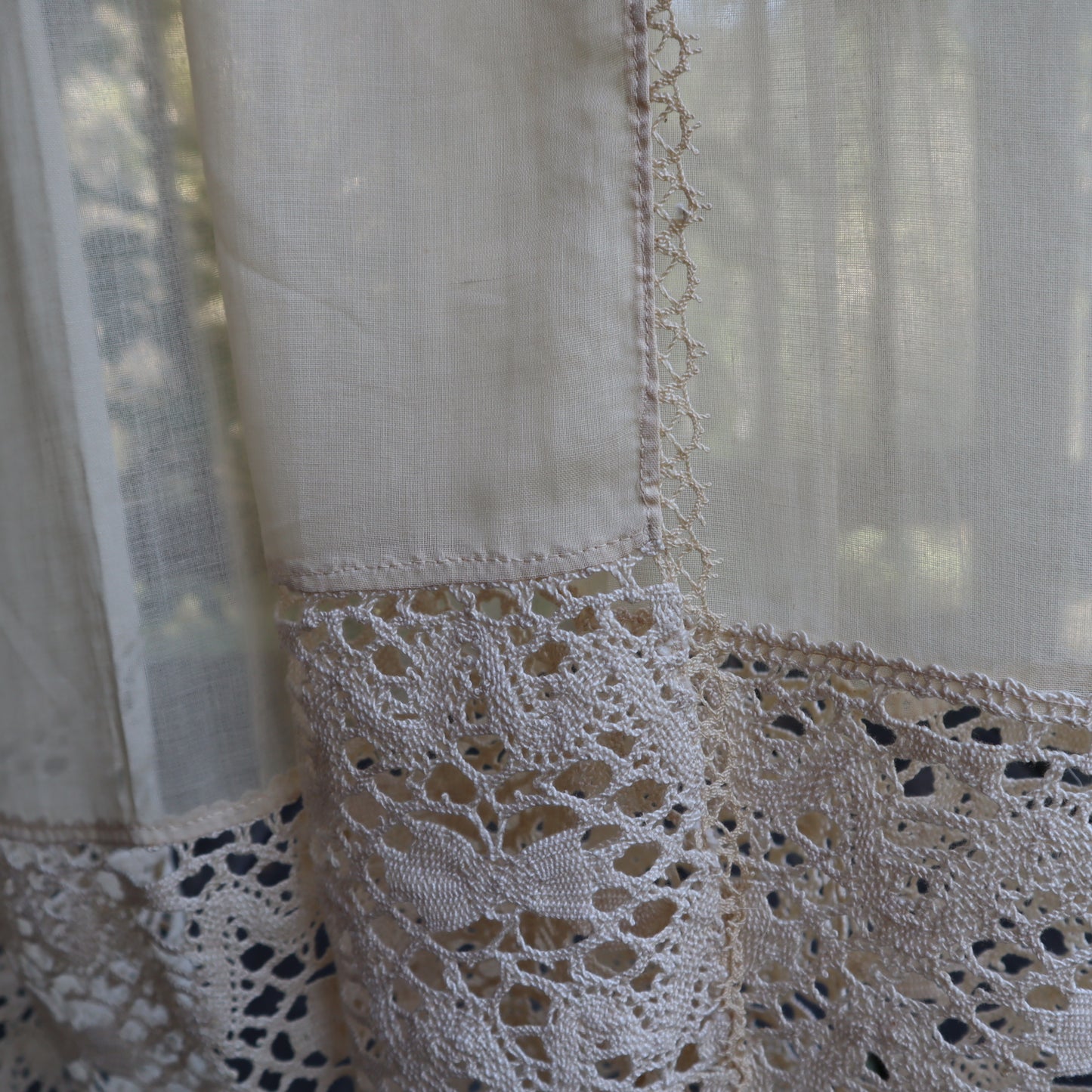 Antique Belgian Curtain – Swiss Linen Panel with 30 cm Bruges Bobbin Lace Border – 190 × 213 cm
