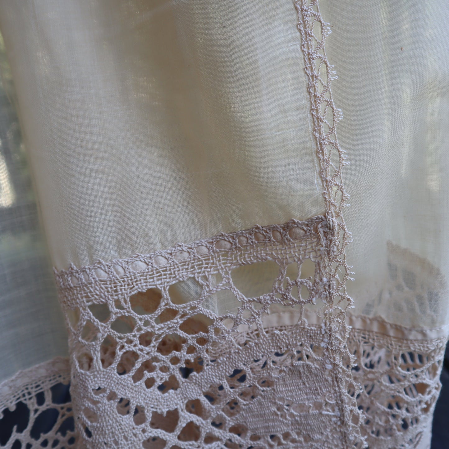 Antique Belgian Curtain – Swiss Linen Panel with 33 cm Handmade Bruges Bobbin Lace Border – 246 × 220 cm