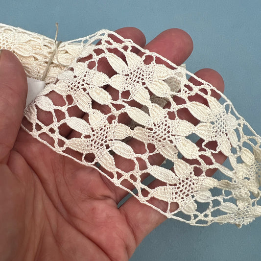 Wholesale Vintage French Lace Trim – 5.5m – Le Puy-en-Velay Cotton Lace - Bobbins&Needles