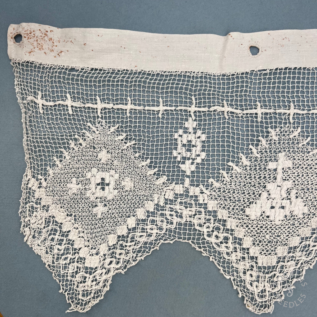 Antique Handmade Religious Filet Lace Border with Crosses – 300 × 20 cm
