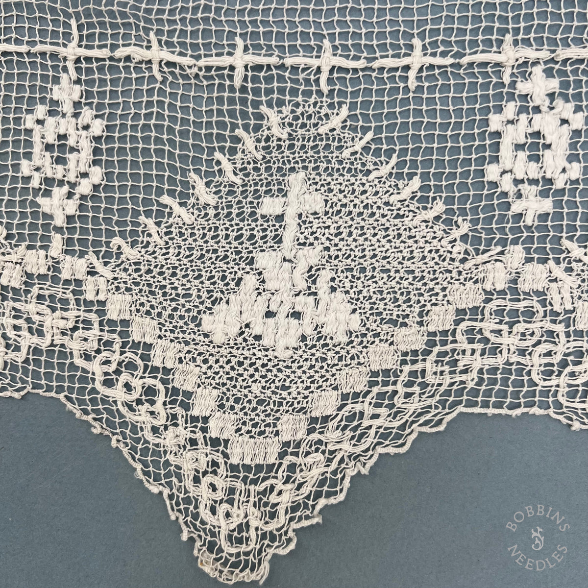 Antique Handmade Religious Filet Lace Border with Crosses – 300 × 20 cm