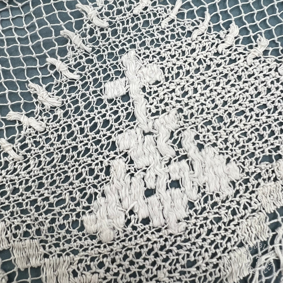 Antique Handmade Religious Filet Lace Border with Crosses – 300 × 20 cm