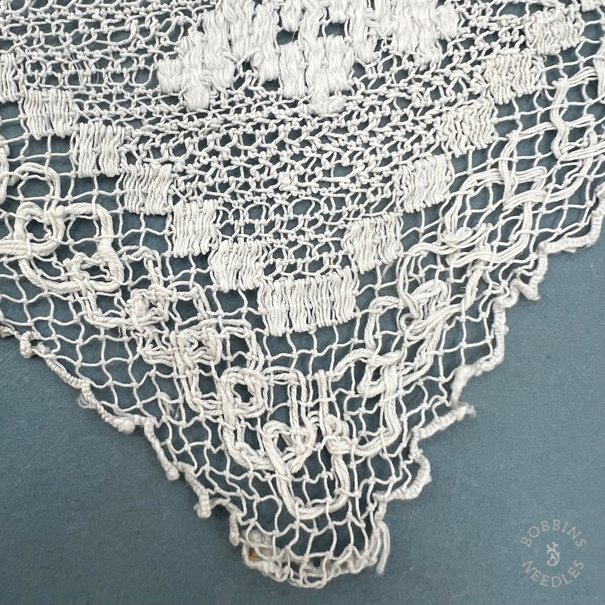 Antique Handmade Religious Filet Lace Border with Crosses – 300 × 20 cm