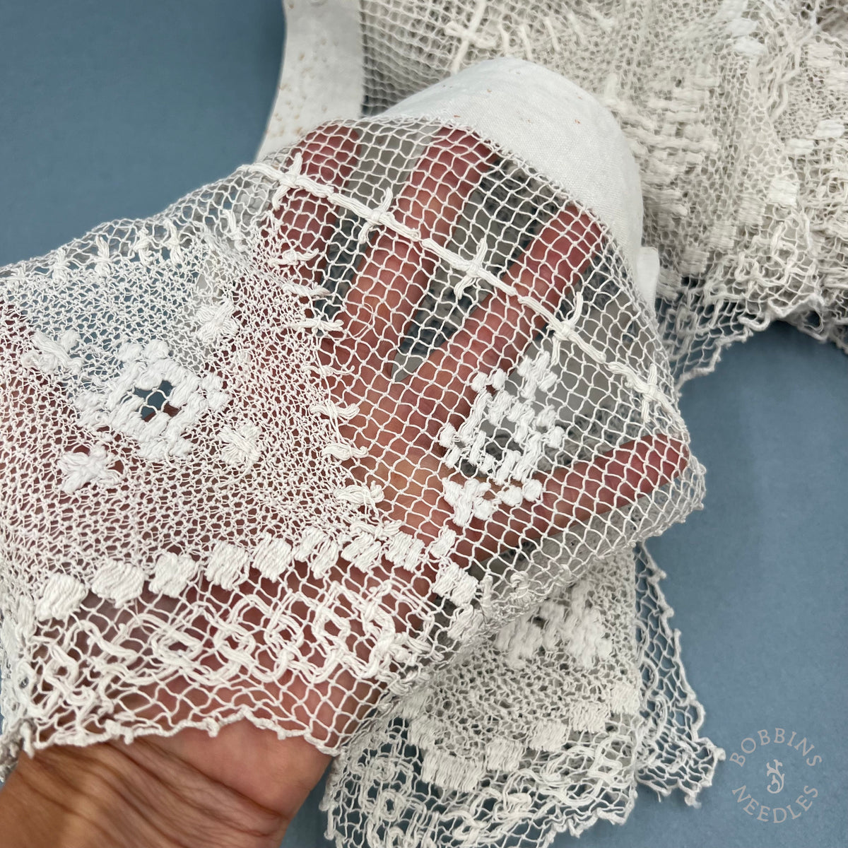 Antique Handmade Religious Filet Lace Border with Crosses – 300 × 20 cm