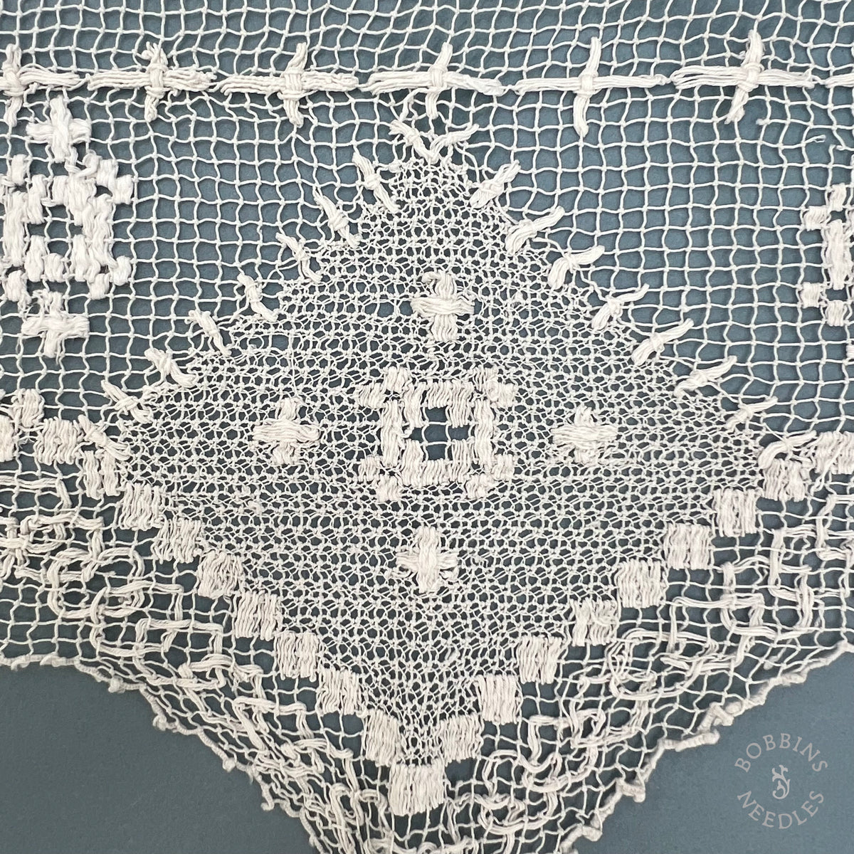 Antique Handmade Religious Filet Lace Border with Crosses – 300 × 20 cm