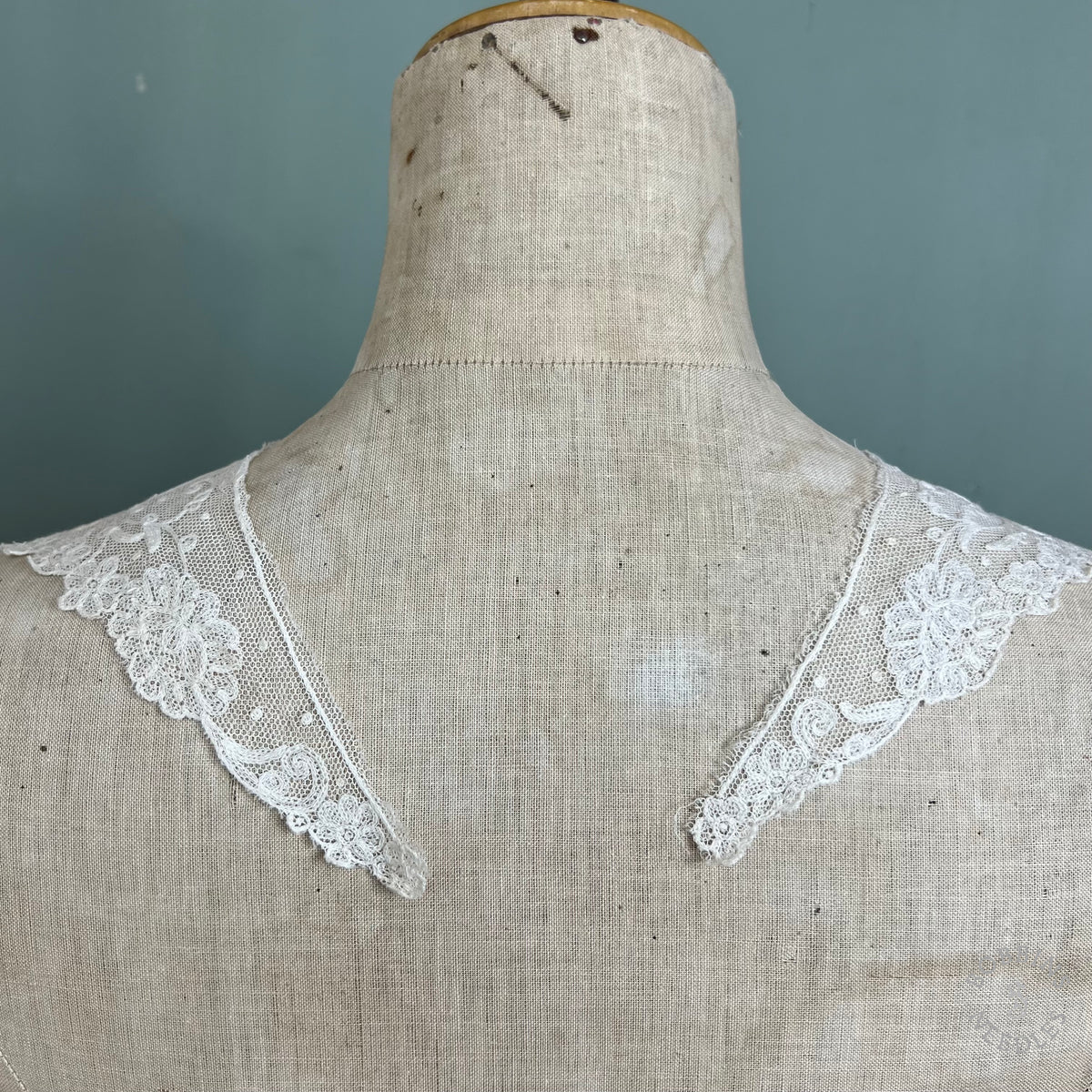 Antique Floral Embroidered Tulle Lace Collar – Brussels Appliqué Style