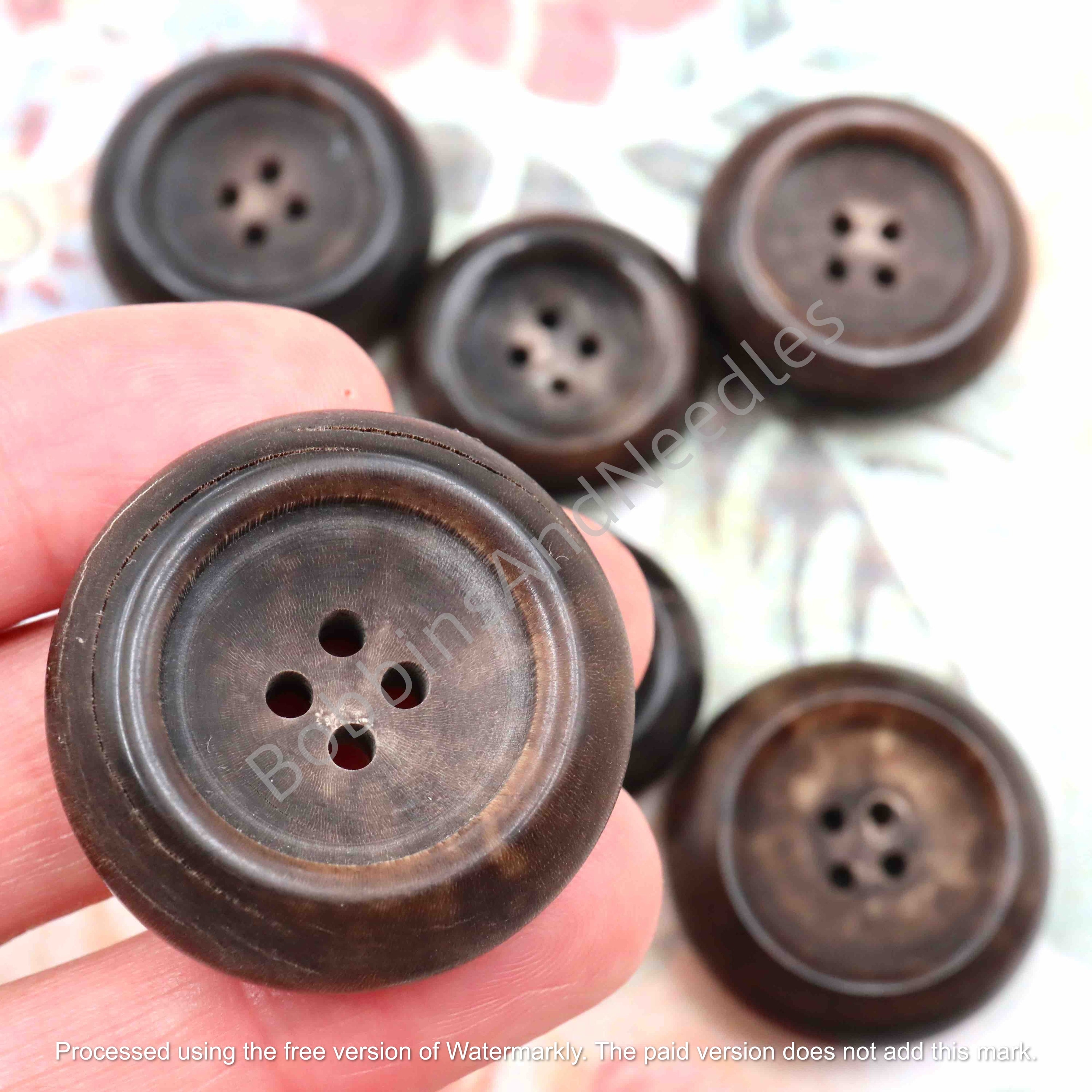 Set of 6 Vintage Mock Horn Buttons  Ø 32mm Ø 27mm Ø 25mm Rich Brown