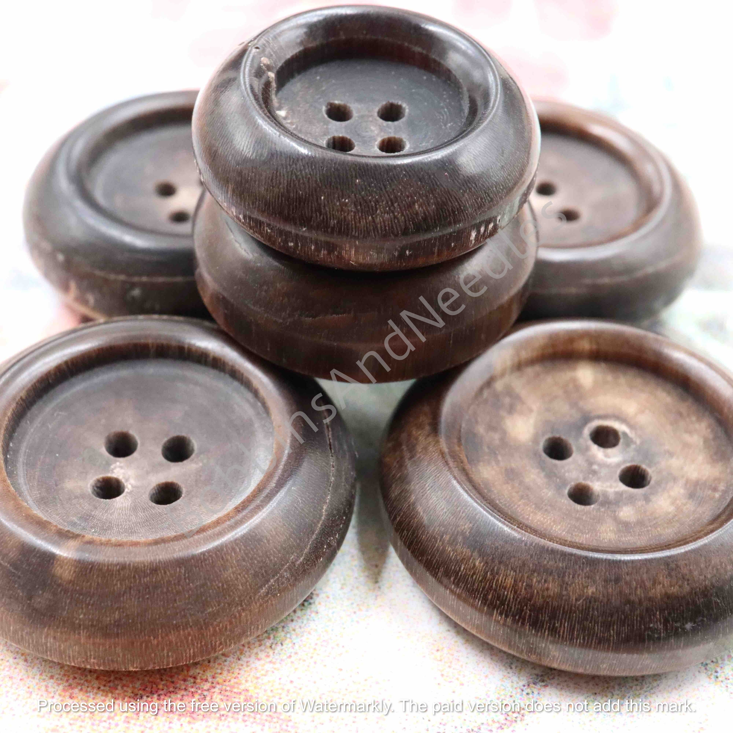 Set of 6 Vintage Mock Horn Buttons  Ø 32mm Ø 27mm Ø 25mm Rich Brown