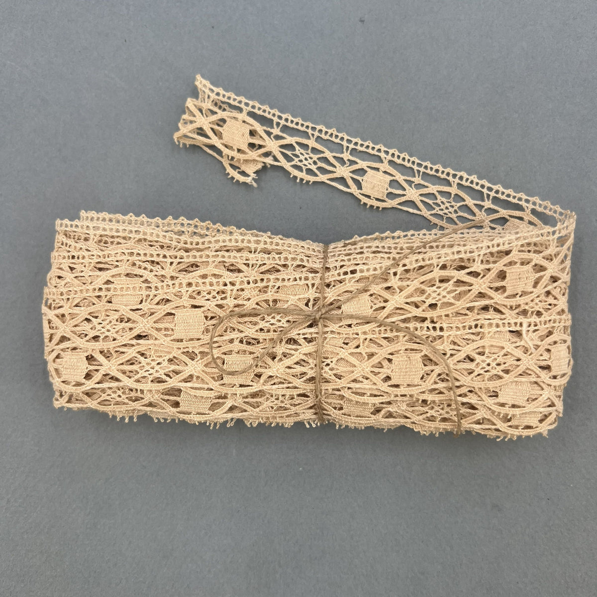 Wholesale Vintage French Lace Trim – 8m– Le Puy-en-Velay Cotton Lace