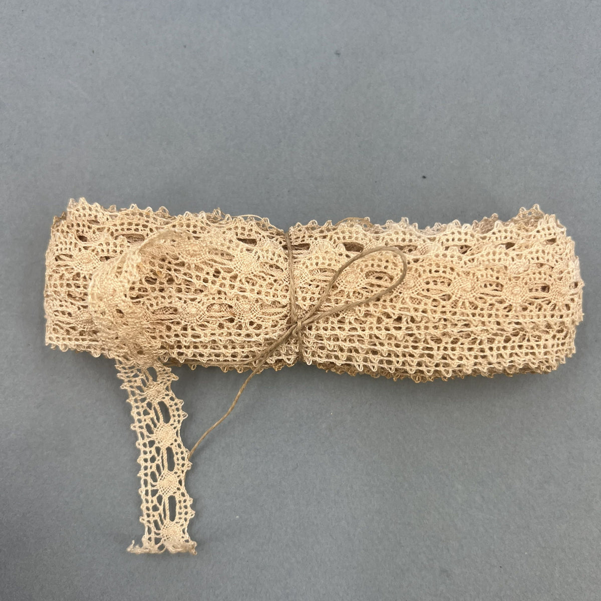 Wholesale Vintage French Lace Trim – 9m – Le Puy-en-Velay Cotton Lace
